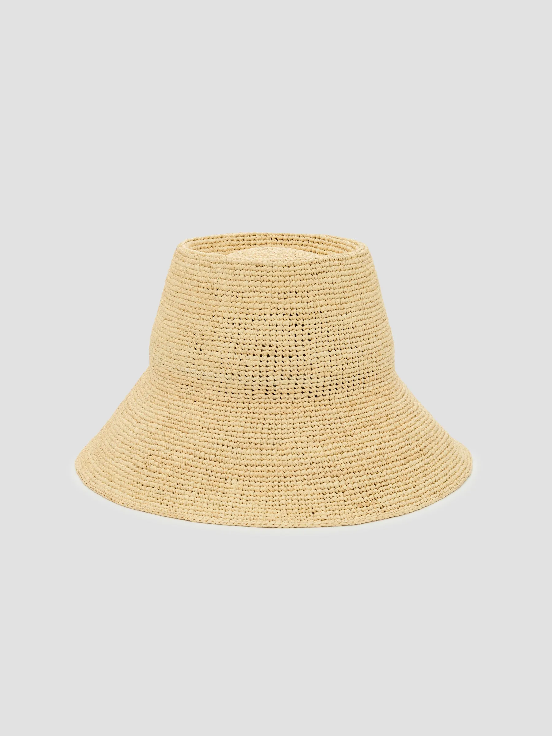 janessa leoné felix hat