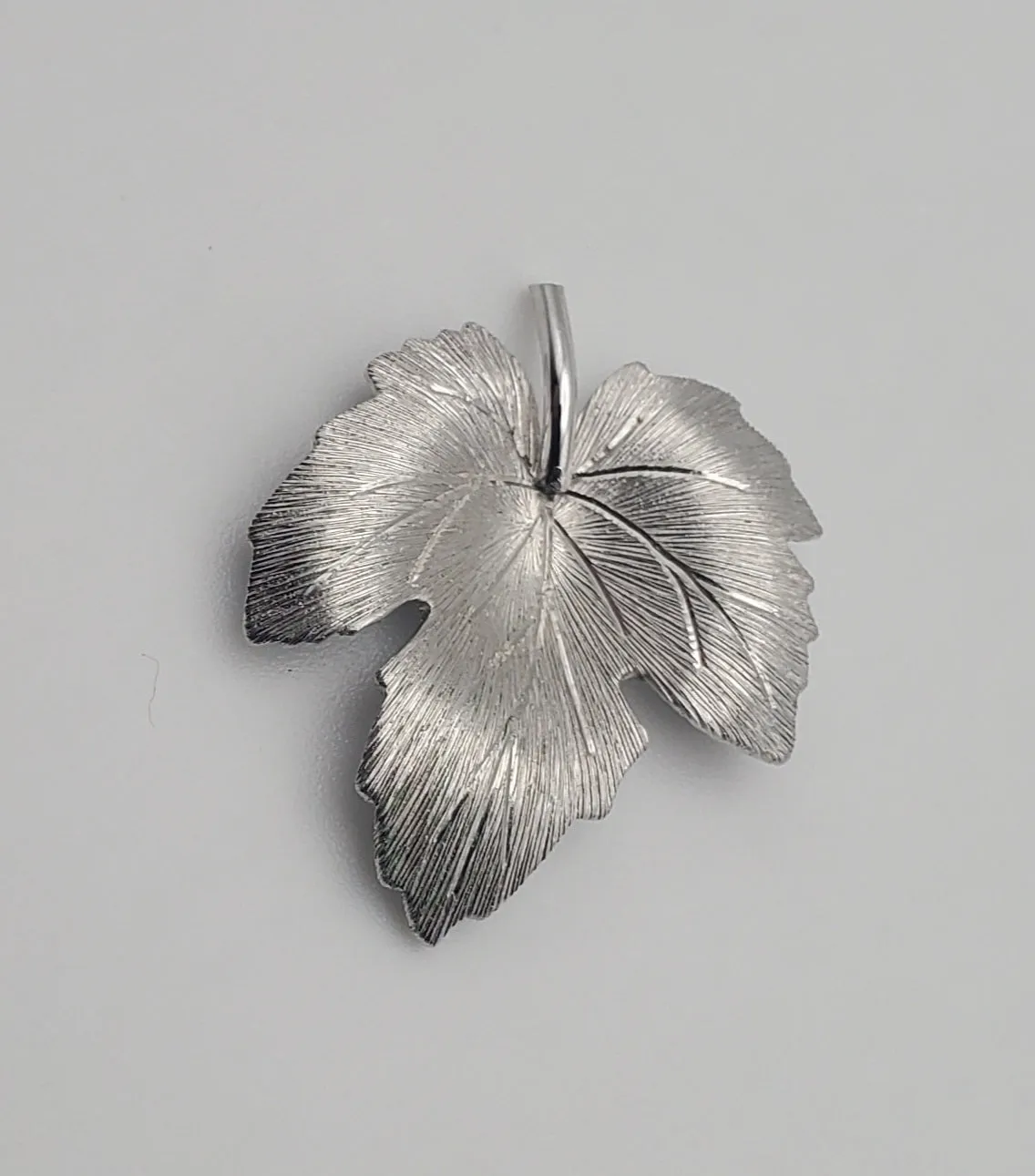 Krementz - Vintage Silver Tone Curled Maple Leaf Brooch