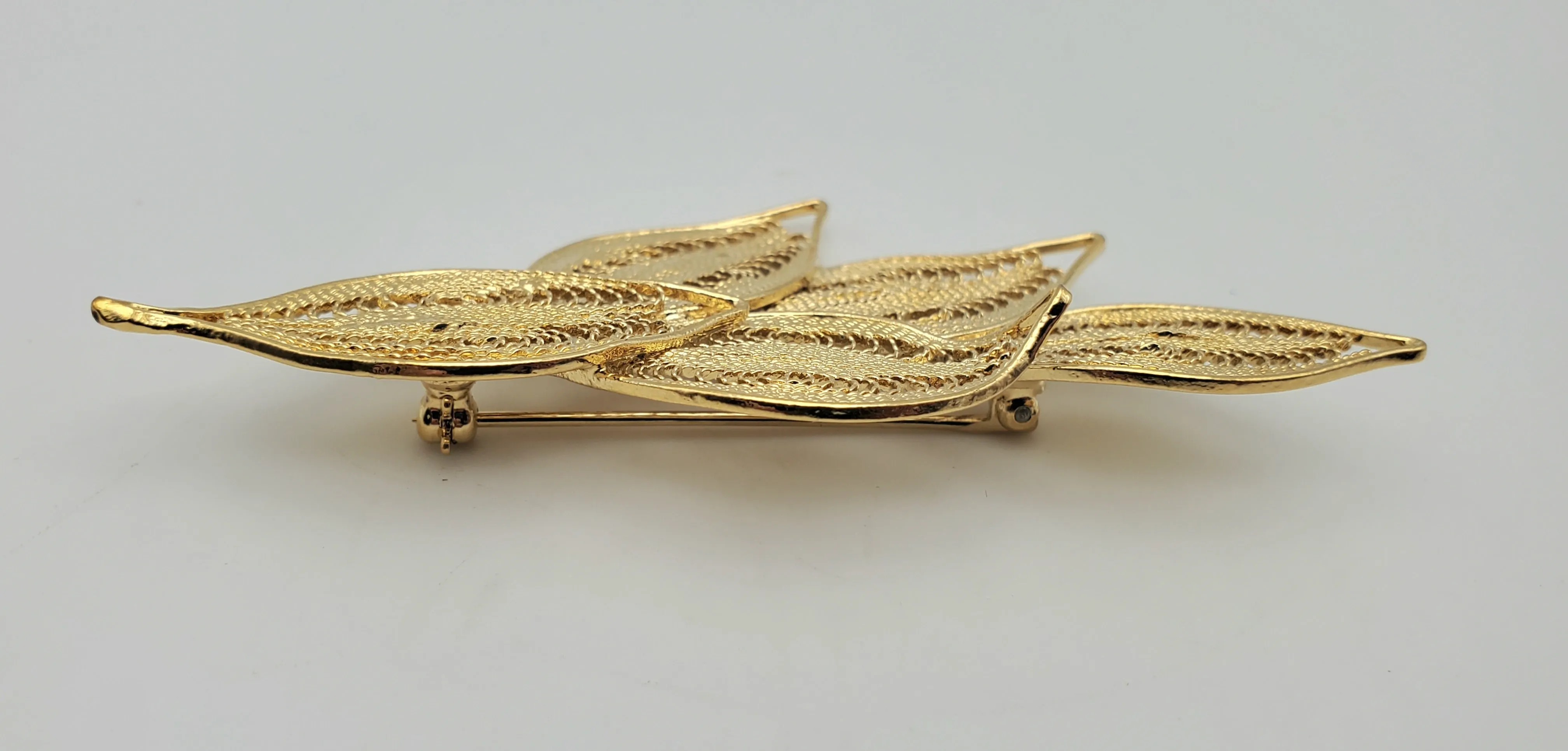 Vintage Gold Tone Filigree Leaves Brooch