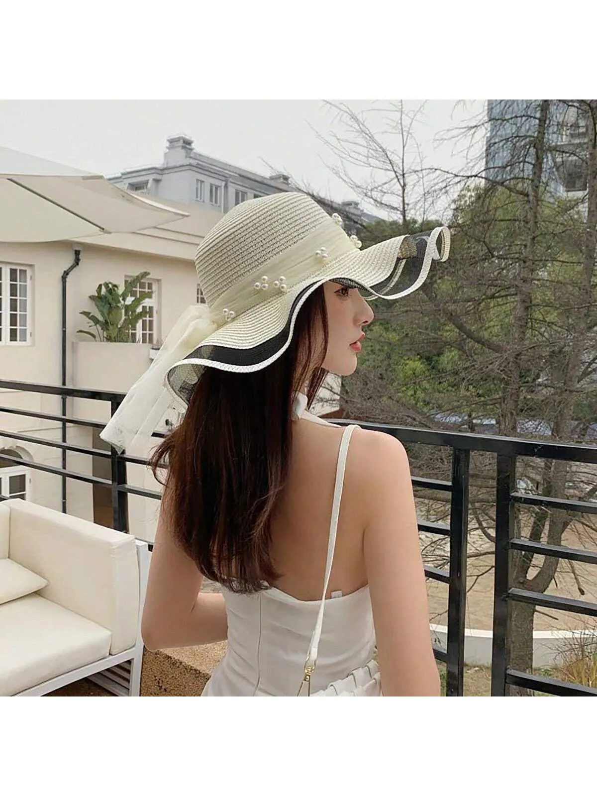 Women's Summer Pearl Embellished Wide-Brimmed Sunhat With Wave Mesh, Ideal For Traveling, Beach, And Sun Protection Bow